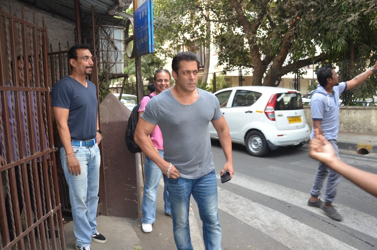 Salman Khan spotted on a Mumbai street in a file photo (not a Weekend Ka Vaar still)