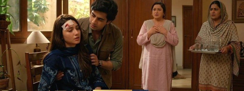 Abu Bakar comforts an injured Zaryab in Dar-e-Nijaat episode 27