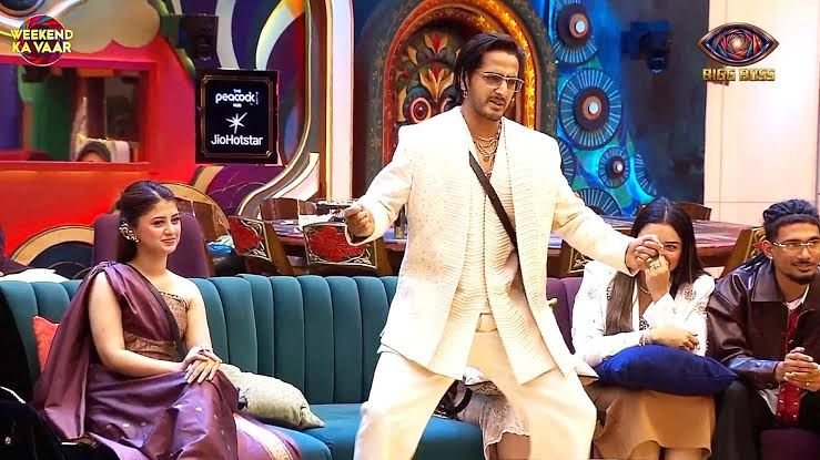 Qazi Touqeer performing on the Bigg Boss 20 stage during Weekend Ka Vaar